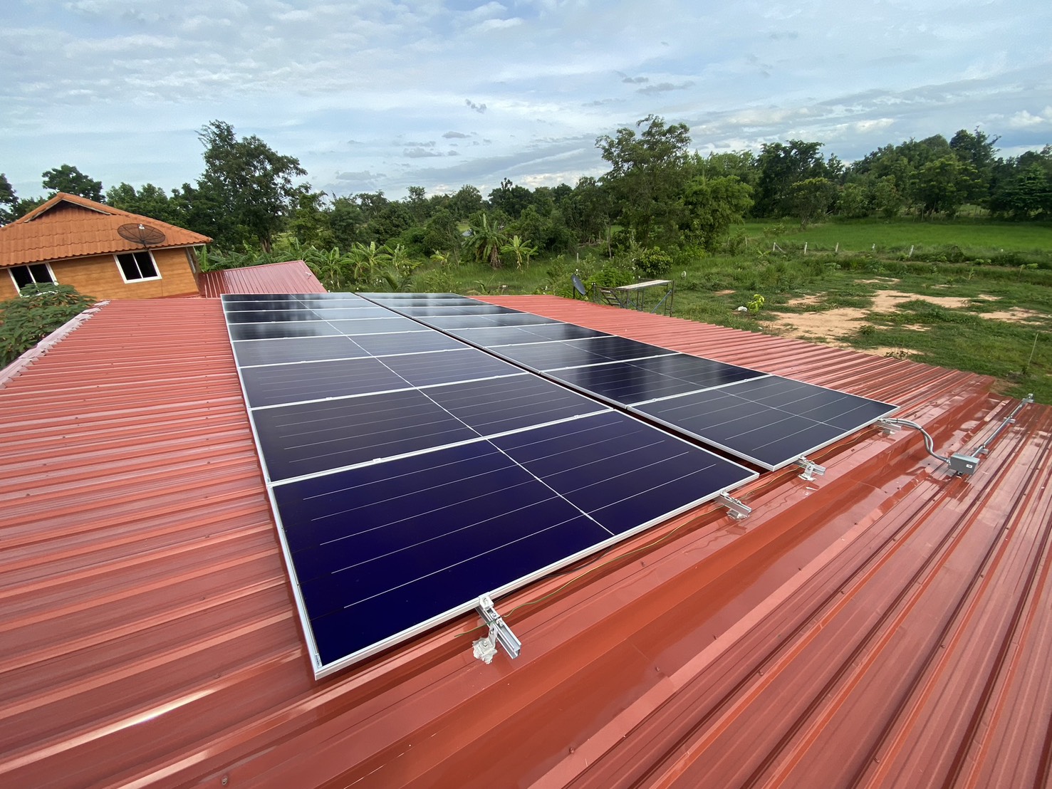 งานติดตั้งโซล่าเซลล์ 10 KW ระบบออฟกริด