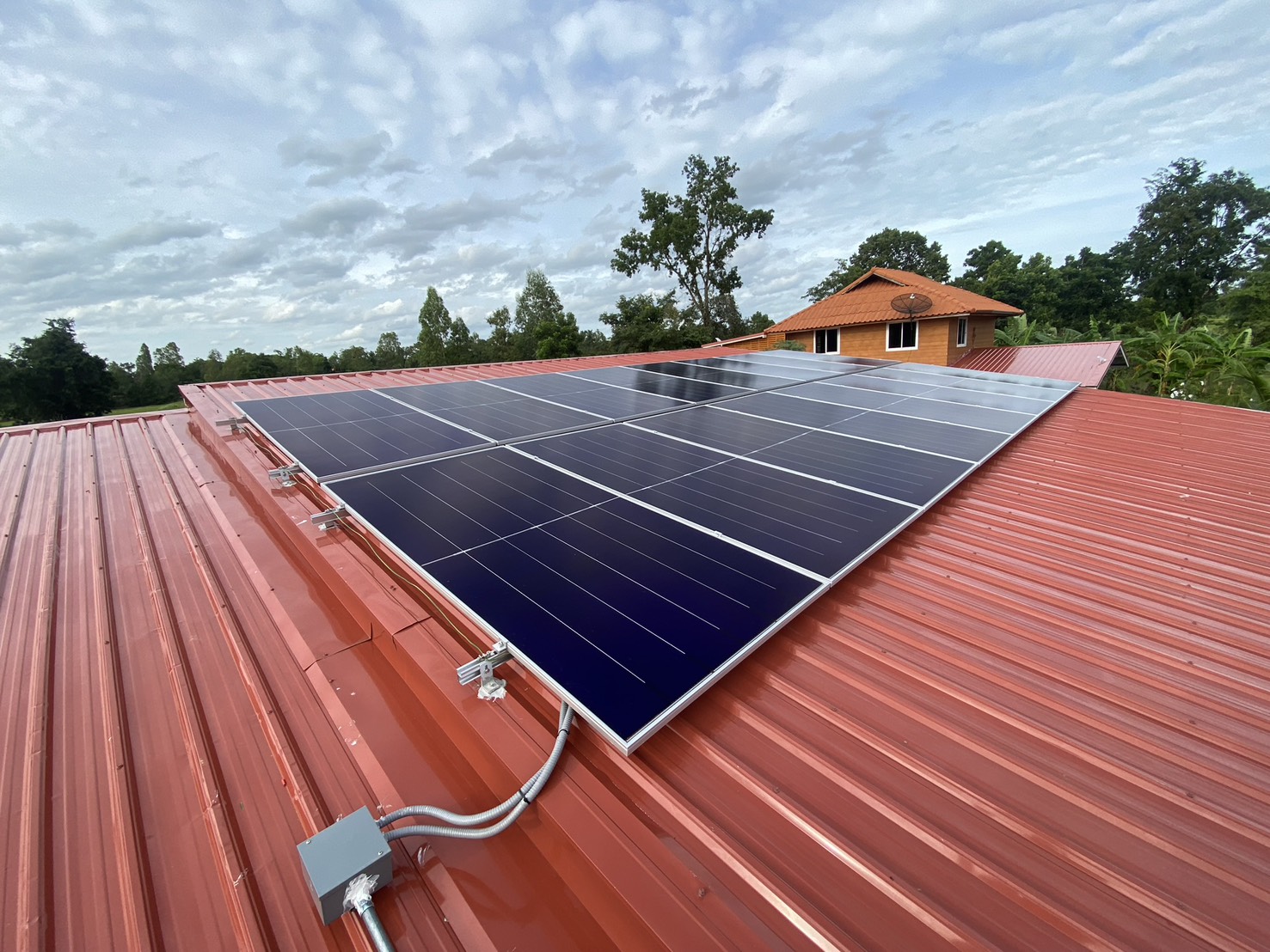 งานติดตั้งโซล่าเซลล์ 10 KW ระบบออฟกริด